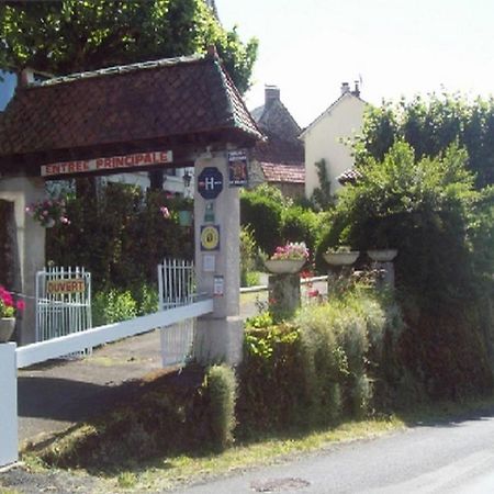Logis Hotel Les Tilleuls Saint-Cirgues-de-Jordanne المظهر الخارجي الصورة