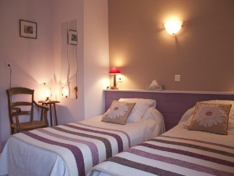 Logis Hotel Les Tilleuls Saint-Cirgues-de-Jordanne الغرفة الصورة