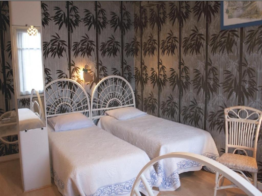 Logis Hotel Les Tilleuls Saint-Cirgues-de-Jordanne الغرفة الصورة